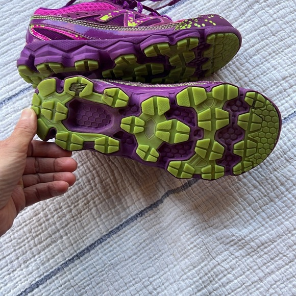 New balance glow in the dark sneakers worn twice - Picture 4 of 5